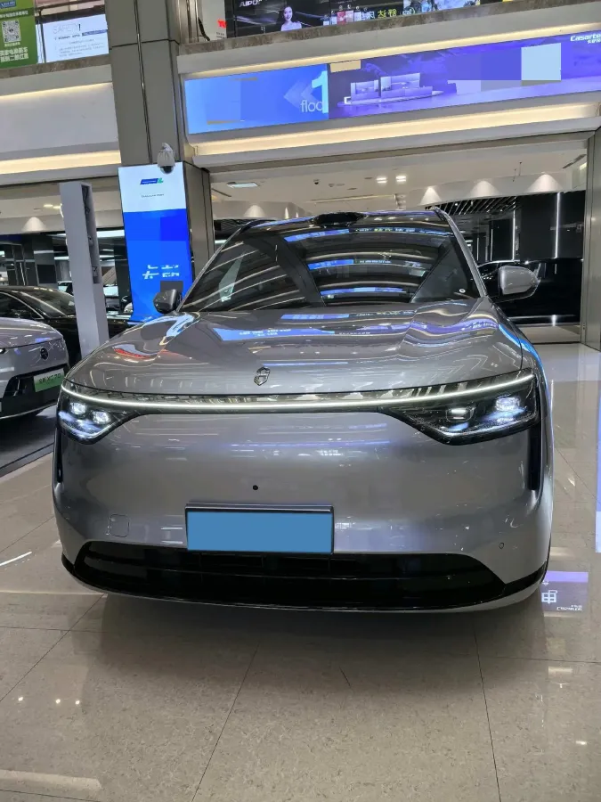 2025 AITO AITO M8 REEV 160HP REEV 53.4KWH,autocango,china used car exporter,china ev exporter,chinese used car exporter,chinese used ev exporter