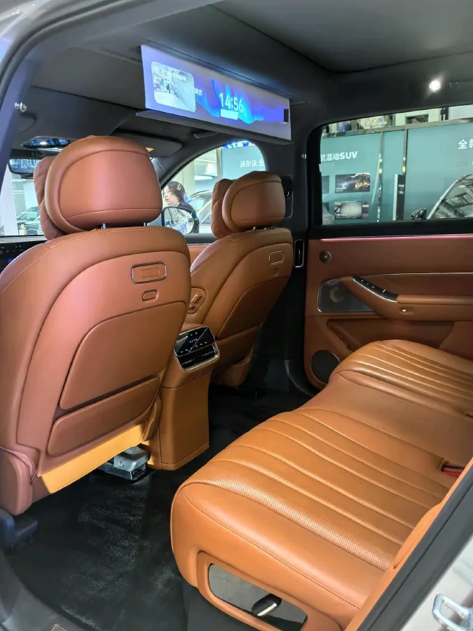 2025 AITO AITO M8 REEV 160HP REEV 53.4KWH,autocango,china used car exporter,china ev exporter,chinese used car exporter,chinese used ev exporter