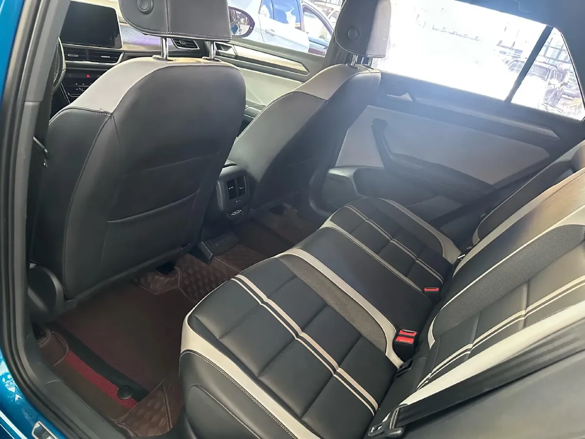 2023 Volkswagen T-Roc 1.5T 160HP L4 7DCT,autocango,china used car exporter,china ev exporter,chinese used car exporter,chinese used ev exporter