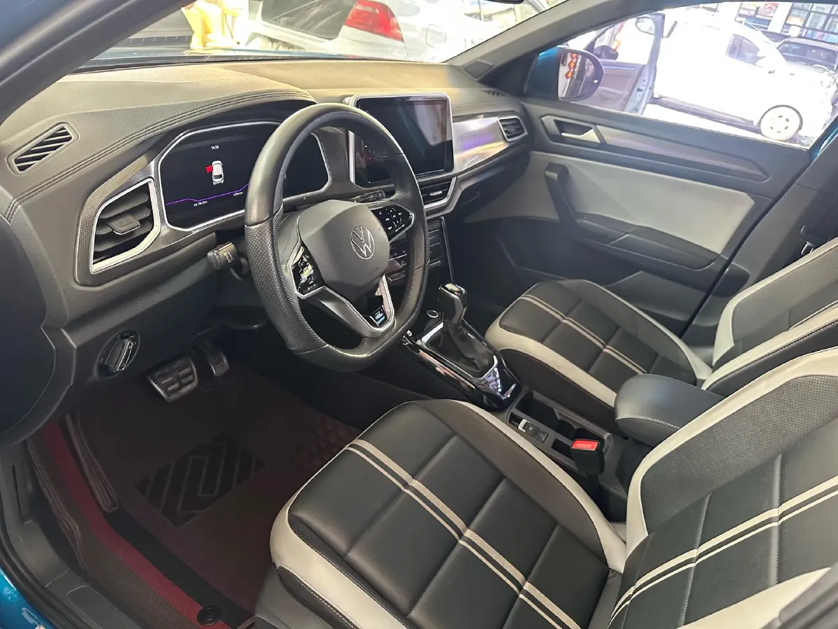 2023 Volkswagen T-Roc 1.5T 160HP L4 7DCT,autocango,china used car exporter,china ev exporter,chinese used car exporter,chinese used ev exporter