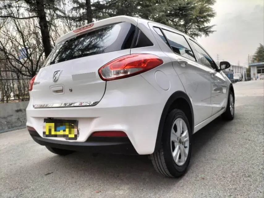 2016 BaoJun 310 1.2L 82HP L4 5MT,autocango,china used car exporter,china ev exporter,chinese used car exporter,chinese used ev exporter