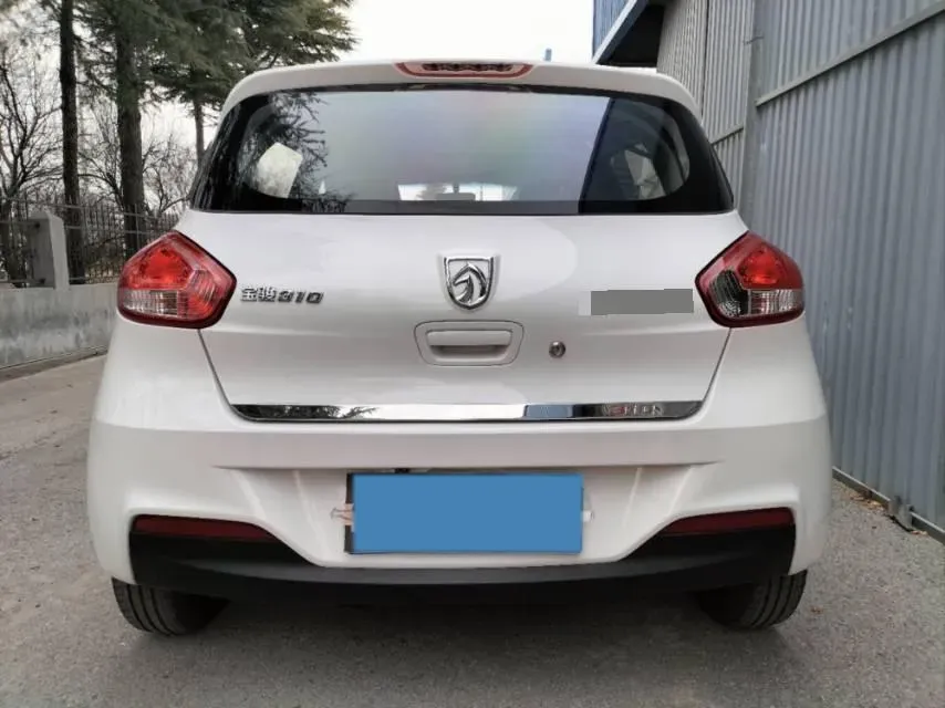 2016 BaoJun 310 1.2L 82HP L4 5MT,autocango,china used car exporter,china ev exporter,chinese used car exporter,chinese used ev exporter