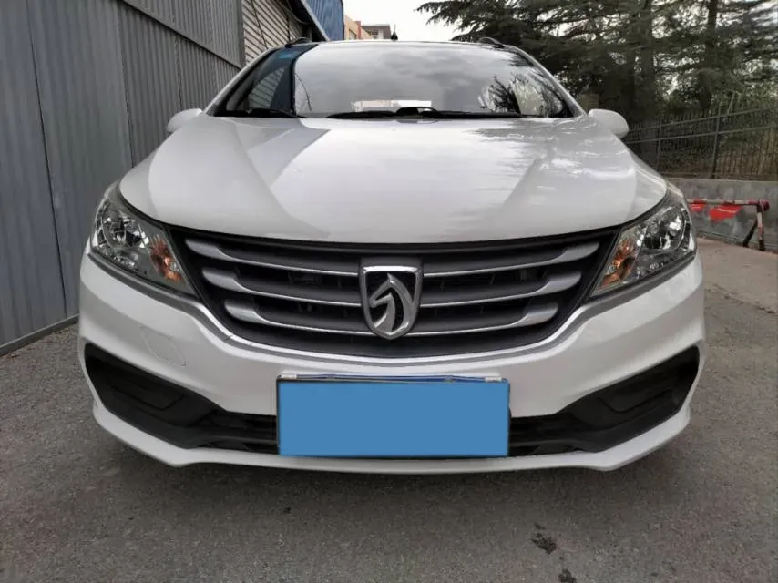 2016 BaoJun 310 1.2L 82HP L4 5MT,autocango,china used car exporter,china ev exporter,chinese used car exporter,chinese used ev exporter