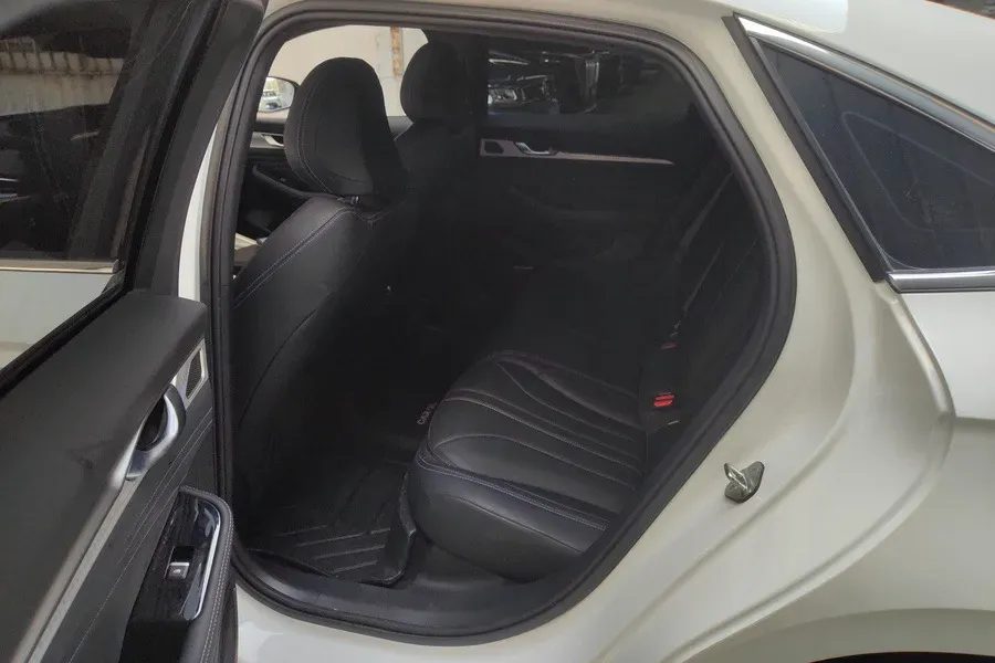 2025 Geely Preface 1.5T 181HP L4 7DCT,autocango,china used car exporter,china ev exporter,chinese used car exporter,chinese used ev exporter