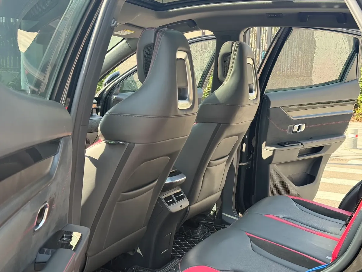 2022 Jetour DASHING 1.6T 197HP L4 7DCT,autocango,china used car exporter,china ev exporter,chinese used car exporter,chinese used ev exporter