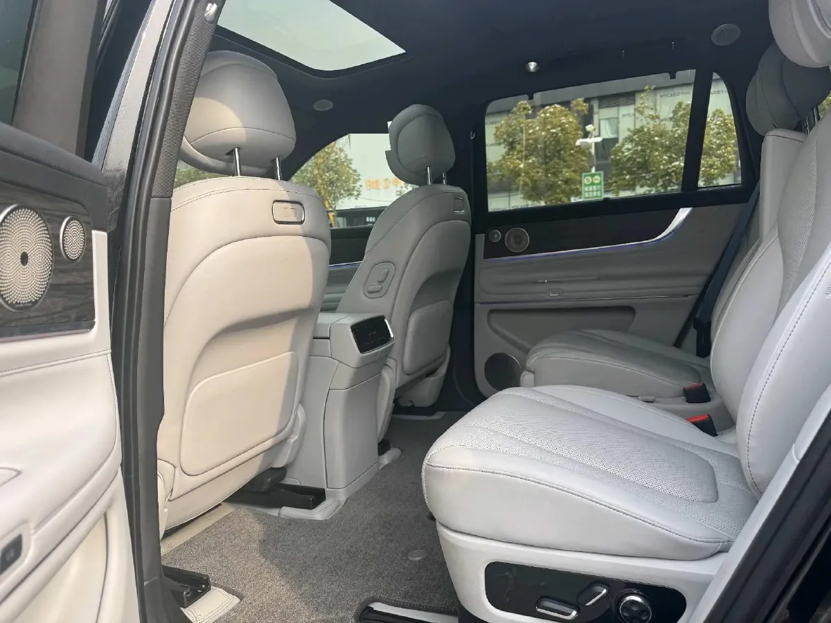 2024 AITO AITO M9 1.5T 152HP L4 REEV 42KWH,autocango,china used car exporter,china ev exporter,chinese used car exporter,chinese used ev exporter