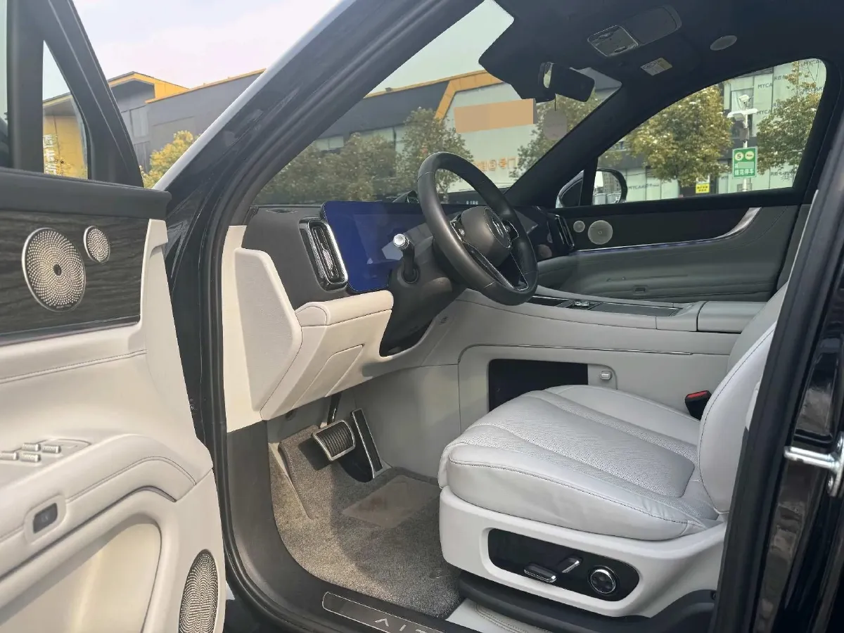 2024 AITO AITO M9 1.5T 152HP L4 REEV 42KWH,autocango,china used car exporter,china ev exporter,chinese used car exporter,chinese used ev exporter