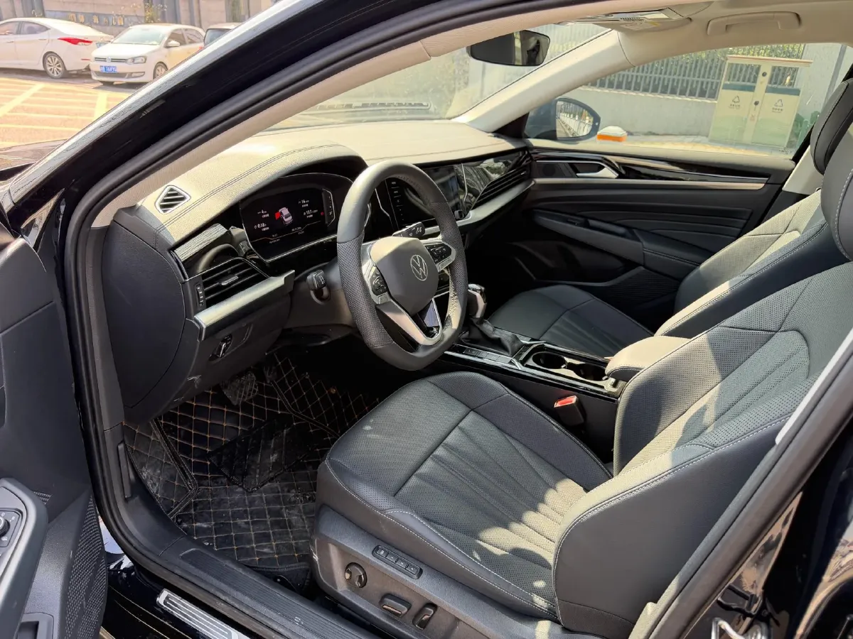 2024 Volkswagen Passat 2.0T 220HP L4 7DCT,autocango,china used car exporter,china ev exporter,chinese used car exporter,chinese used ev exporter