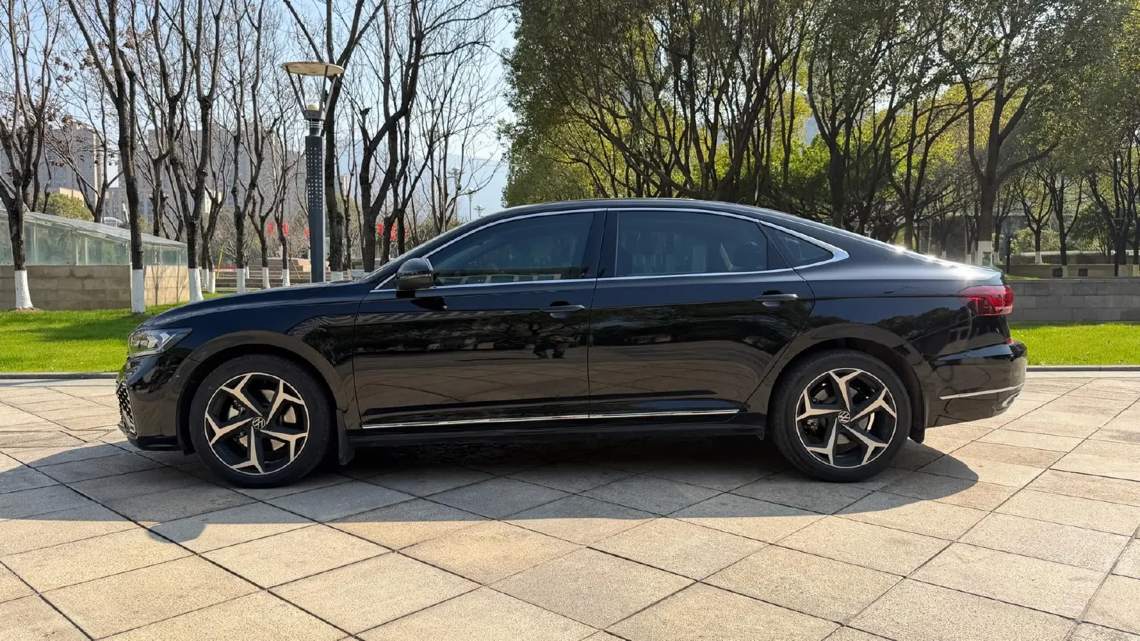 2024 Volkswagen Passat 2.0T 220HP L4 7DCT,autocango,china used car exporter,china ev exporter,chinese used car exporter,chinese used ev exporter