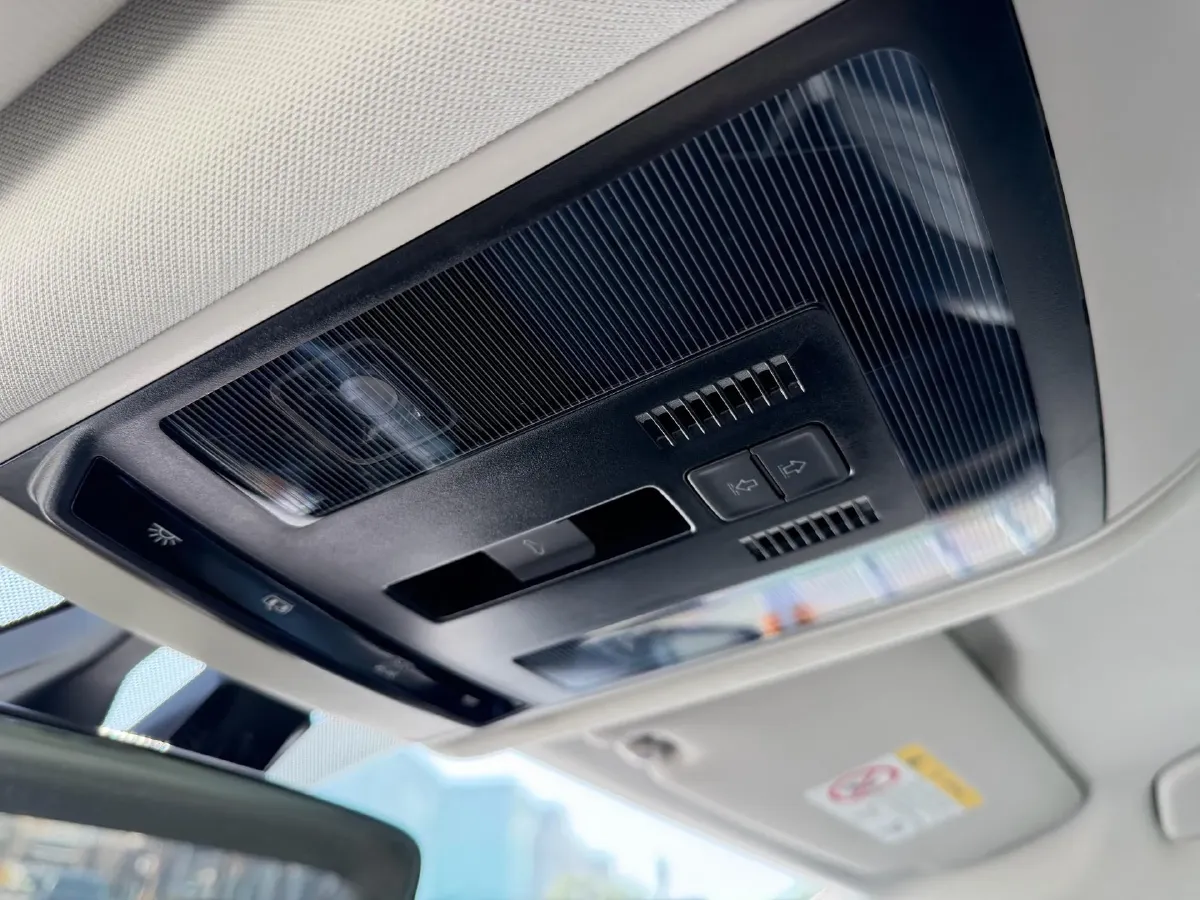 2024 Volkswagen Passat 2.0T 220HP L4 7DCT,autocango,china used car exporter,china ev exporter,chinese used car exporter,chinese used ev exporter