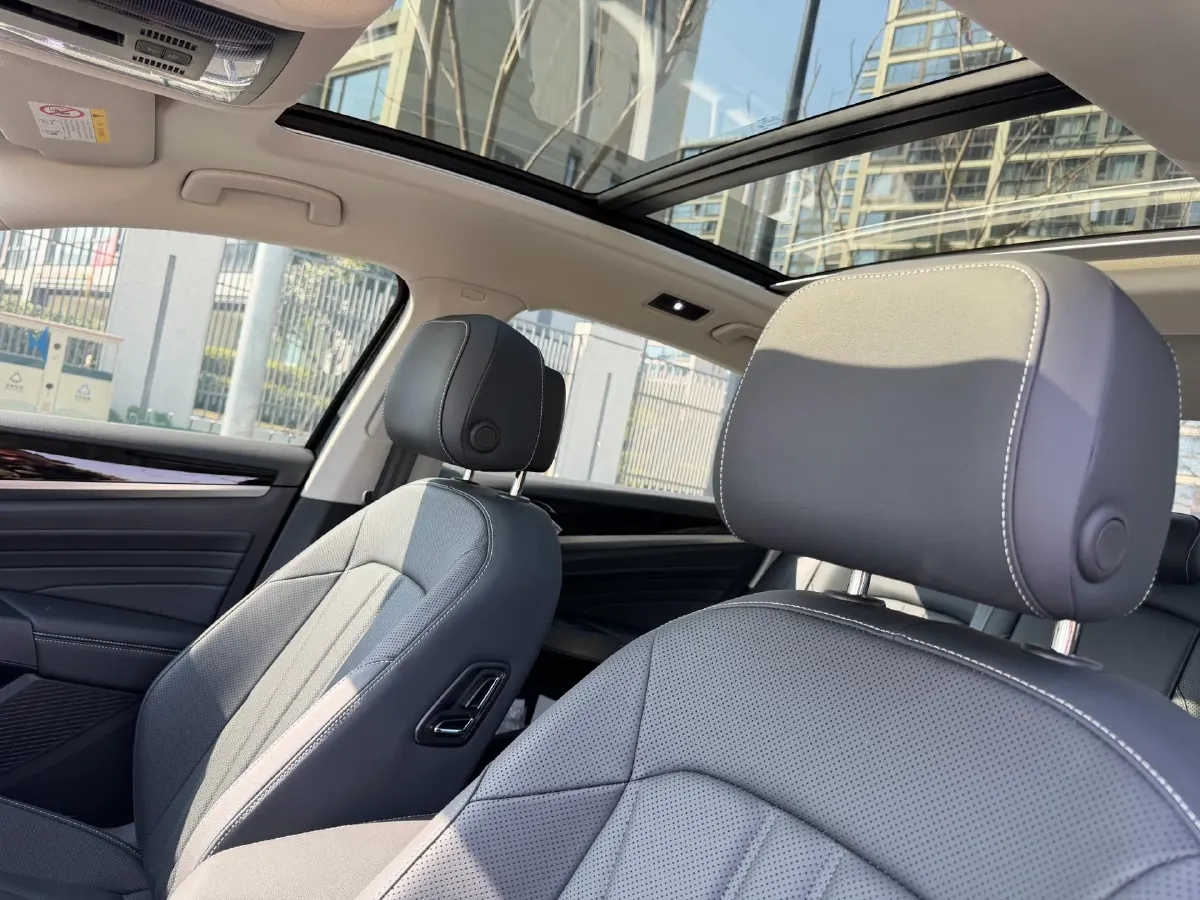 2024 Volkswagen Passat 2.0T 220HP L4 7DCT,autocango,china used car exporter,china ev exporter,chinese used car exporter,chinese used ev exporter