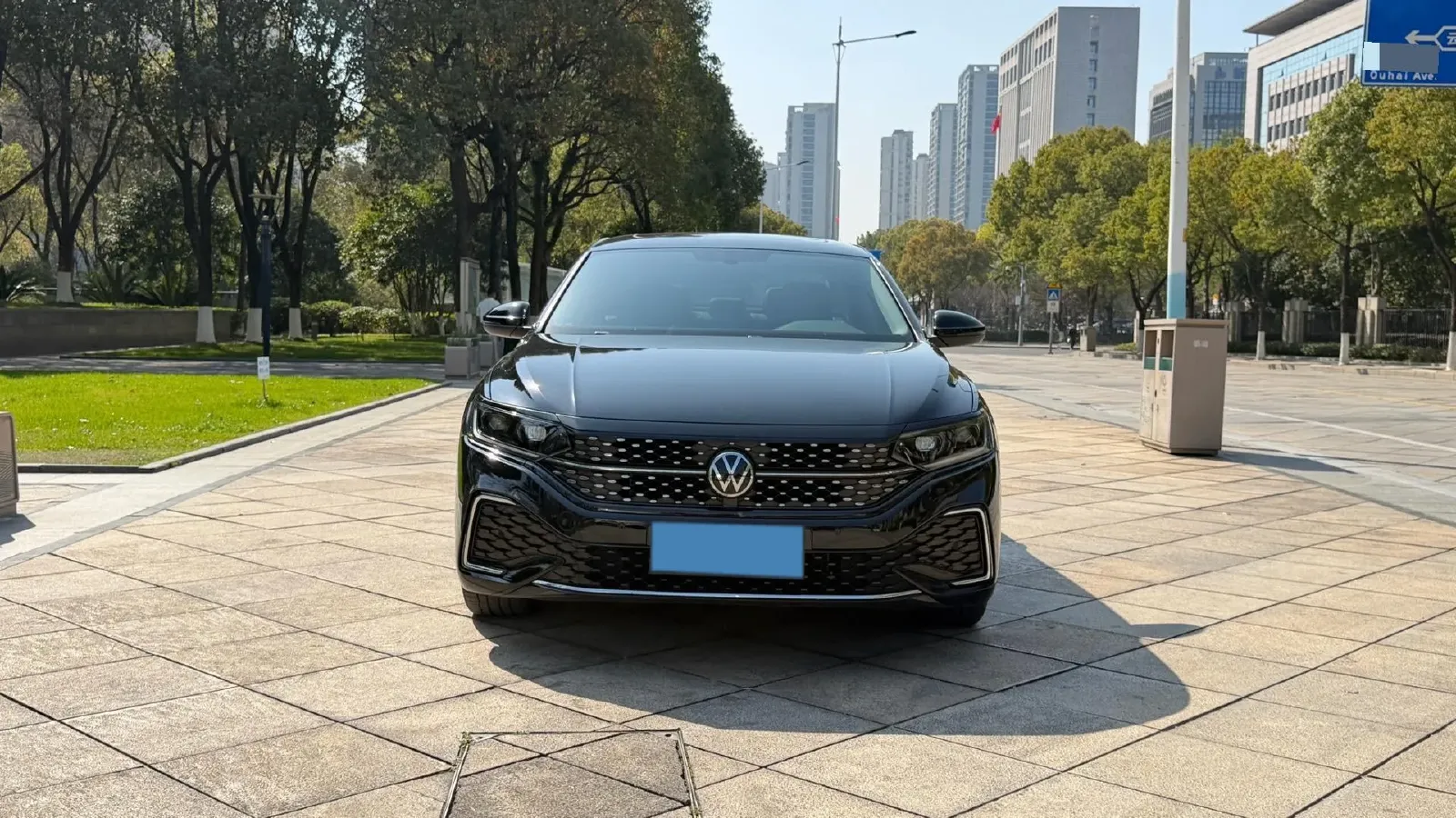 2024 Volkswagen Passat 2.0T 220HP L4 7DCT,autocango,china used car exporter,china ev exporter,chinese used car exporter,chinese used ev exporter