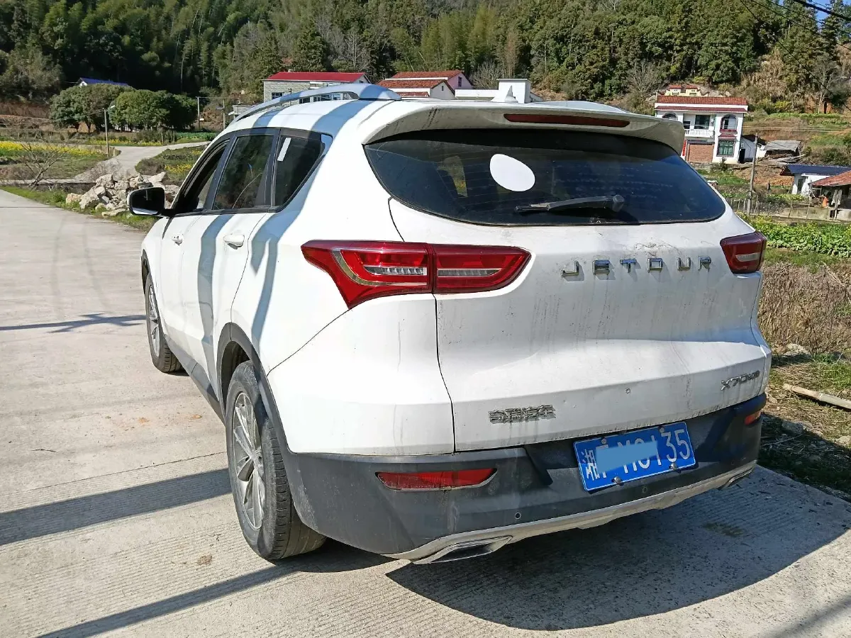 2018 Jetour X70 1.5T 147HP L4 5MT,autocango,china used car exporter,china ev exporter,chinese used car exporter,chinese used ev exporter