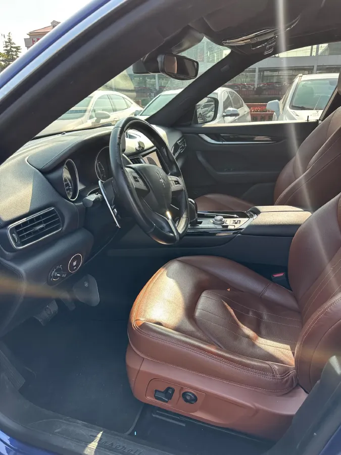 2018 Jaguar XJ 3.0T 340HP V6 8AT,autocango,china used car exporter,china ev exporter,chinese used car exporter,chinese used ev exporter