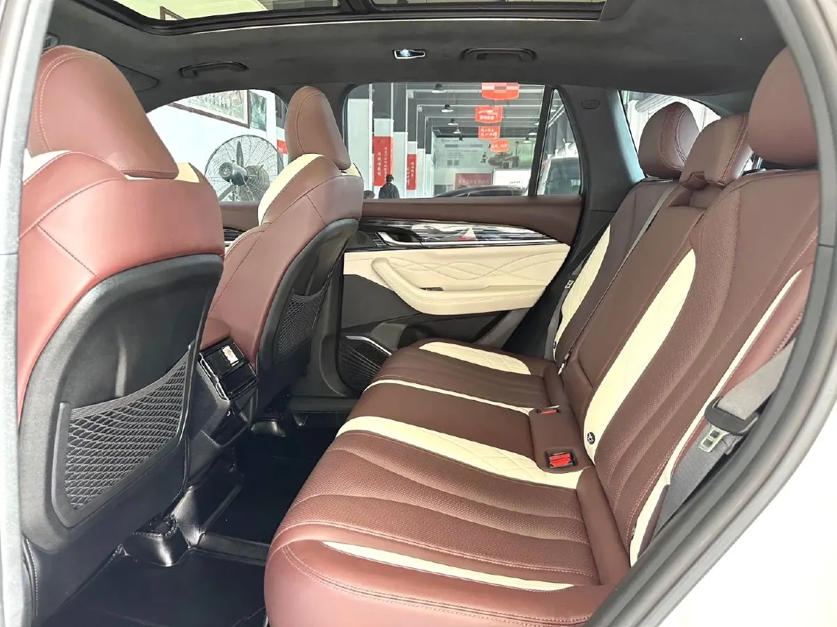 2021 Geely Monjaro 2.0T 218HP L4 7DCT,autocango,china used car exporter,china ev exporter,chinese used car exporter,chinese used ev exporter