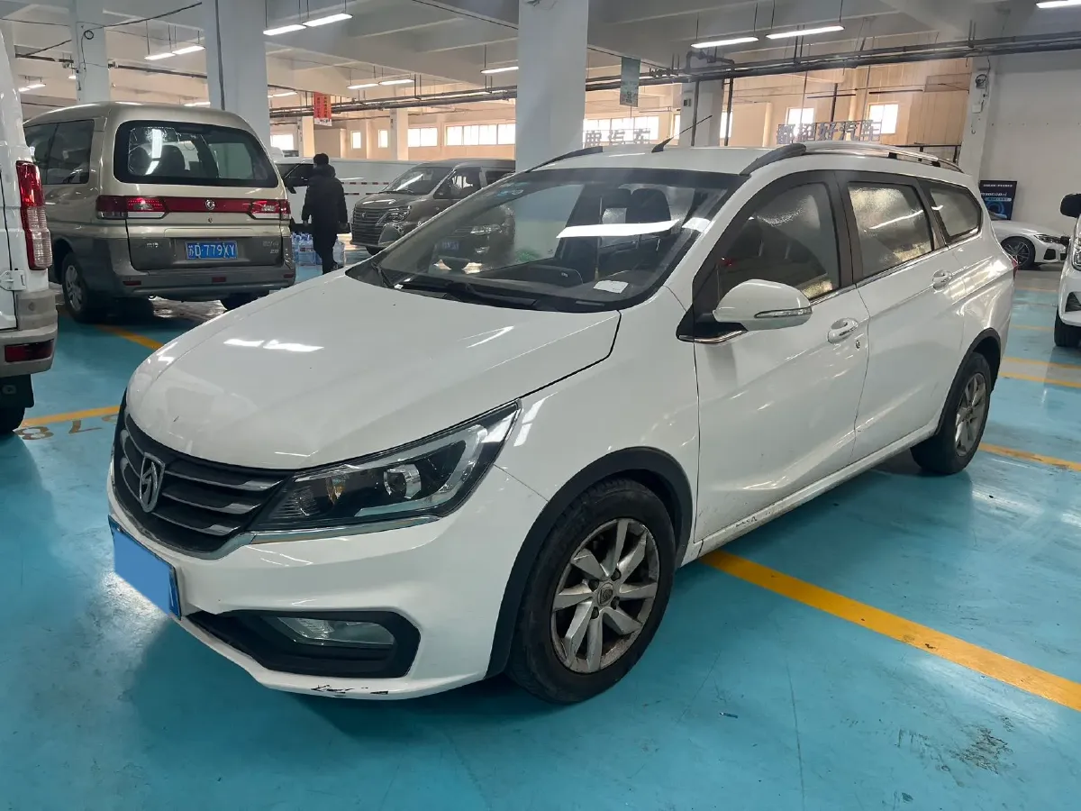 2017 BaoJun 310W 1.5L 112HP L4 6MT,autocango,china used car exporter,china ev exporter,chinese used car exporter,chinese used ev exporter