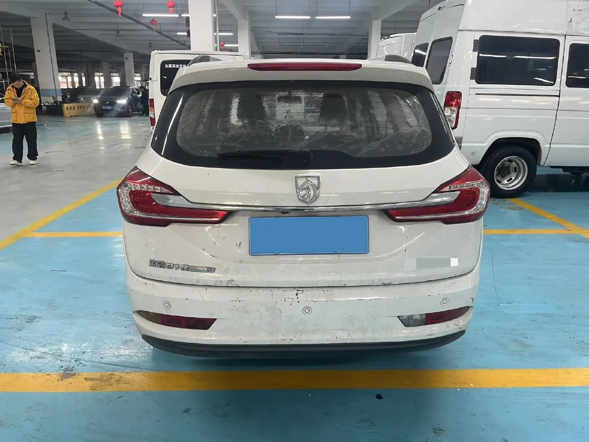 2017 BaoJun 310W 1.5L 112HP L4 6MT,autocango,china used car exporter,china ev exporter,chinese used car exporter,chinese used ev exporter
