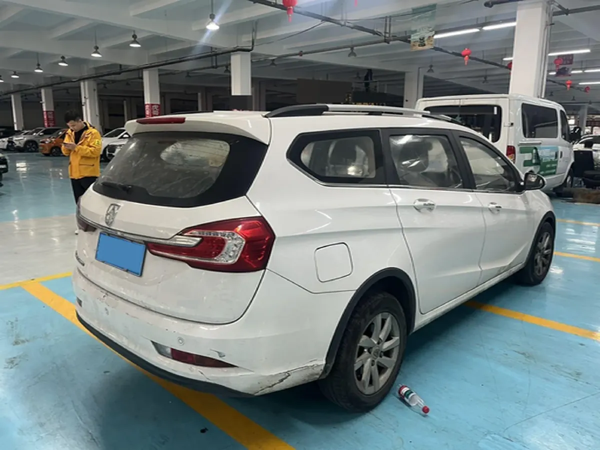 2017 BaoJun 310W 1.5L 112HP L4 6MT,autocango,china used car exporter,china ev exporter,chinese used car exporter,chinese used ev exporter