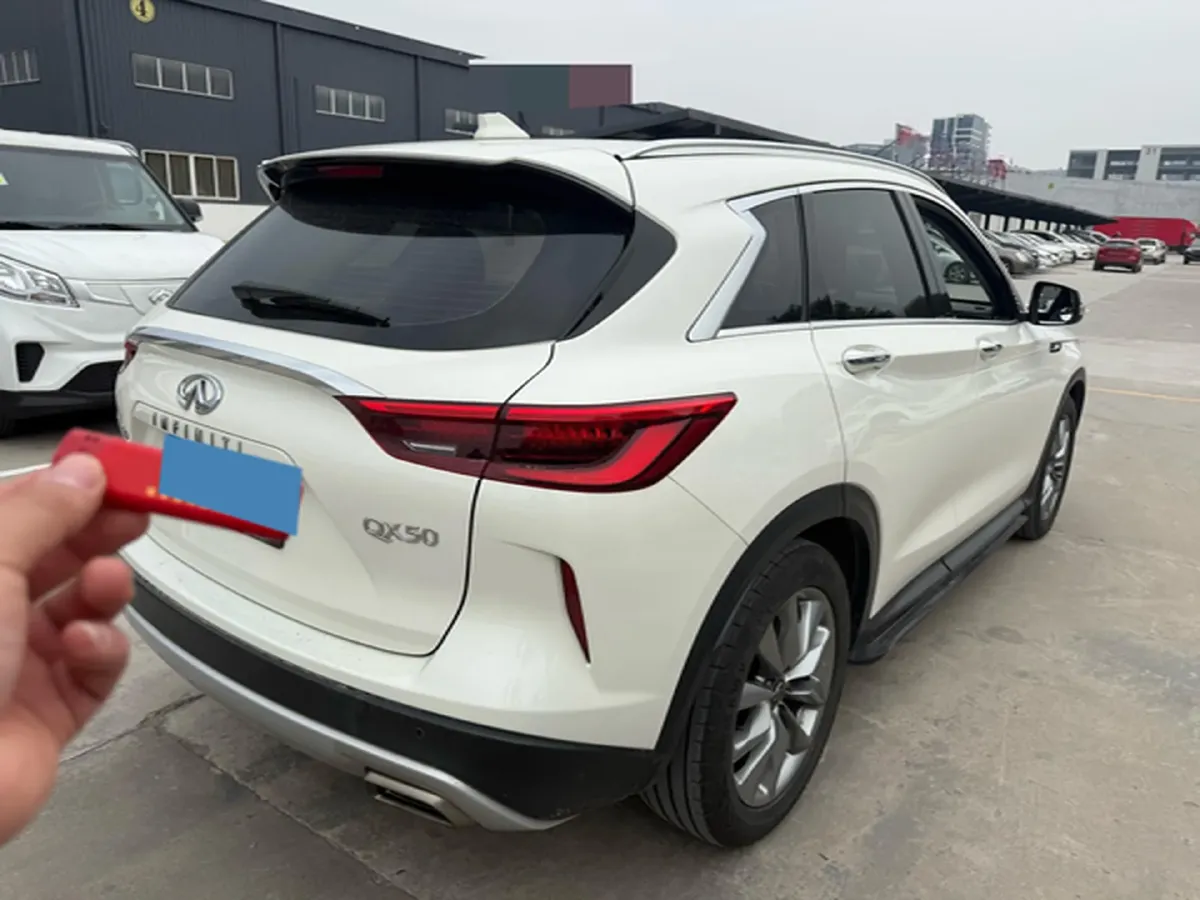 2020 Infiniti QX50 2.0T 245HP L4 CVT,autocango,china used car exporter,china ev exporter,chinese used car exporter,chinese used ev exporter