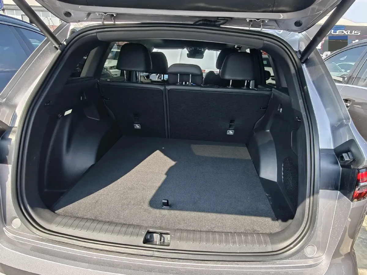 2024 Geely Monjaro 2.0T 238HP L4 8AT,autocango,china used car exporter,china ev exporter,chinese used car exporter,chinese used ev exporter