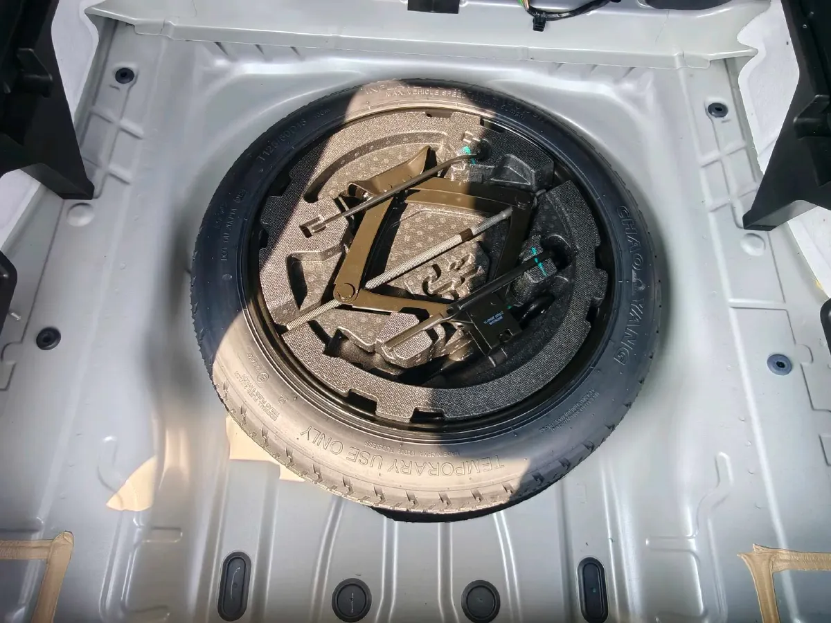 2024 Geely Monjaro 2.0T 238HP L4 8AT,autocango,china used car exporter,china ev exporter,chinese used car exporter,chinese used ev exporter