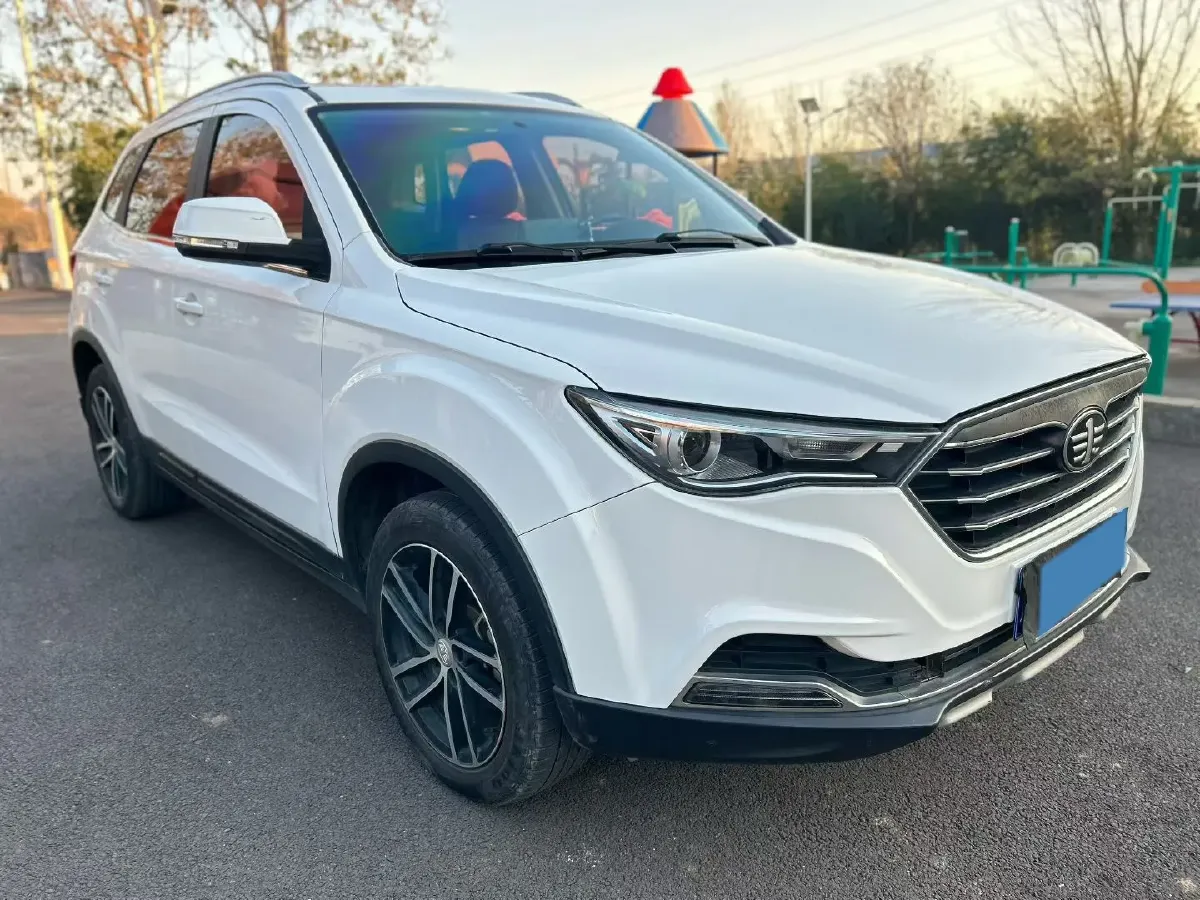 2019 Bestune X40 1.6L 114HP L4 5MT,autocango,china used car exporter,china ev exporter,chinese used car exporter,chinese used ev exporter
