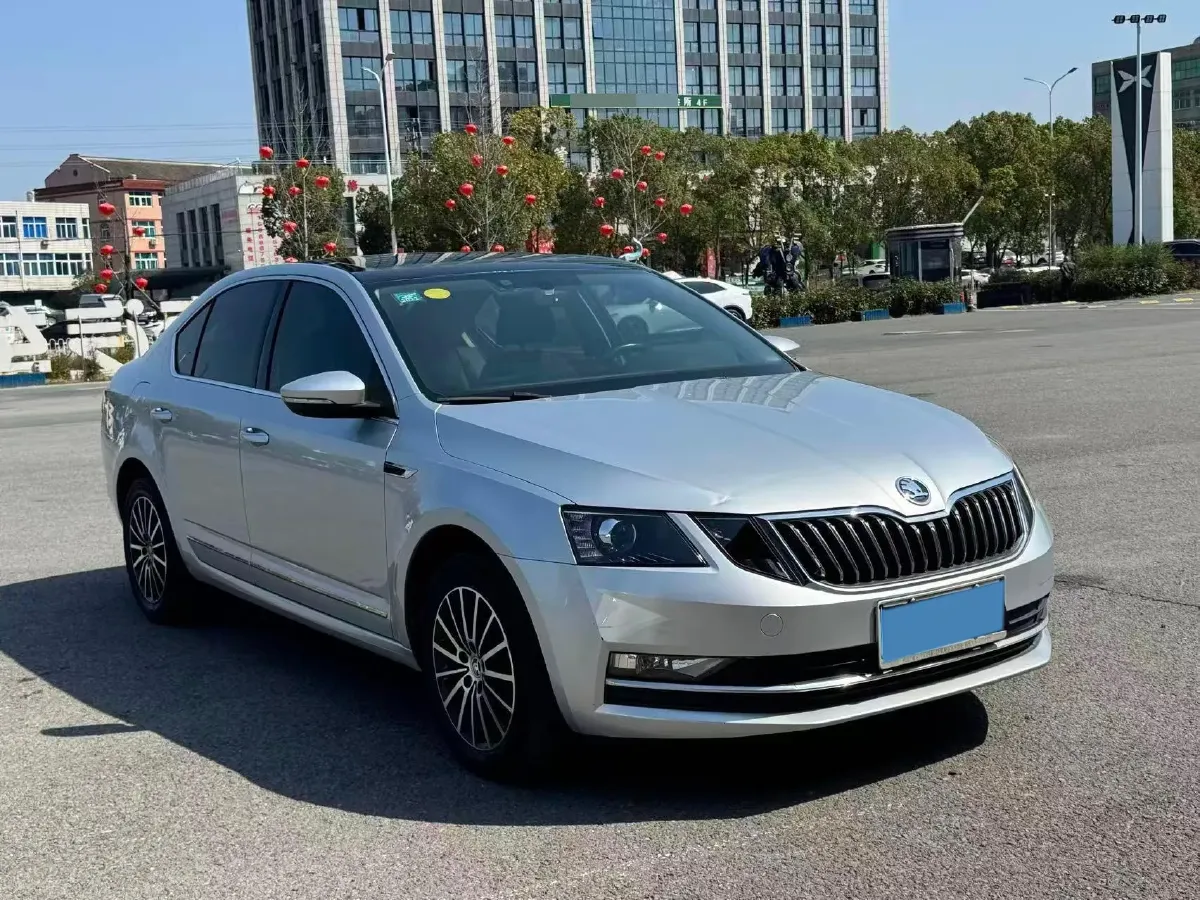 2018 Skoda Octavia 1.6L 110HP L4 6AT,autocango,china used car exporter,china ev exporter,chinese used car exporter,chinese used ev exporter