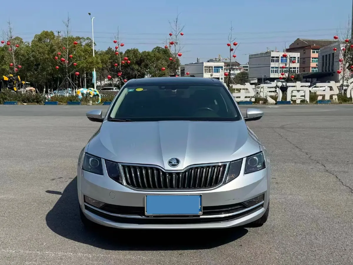 2018 Skoda Octavia 1.6L 110HP L4 6AT,autocango,china used car exporter,china ev exporter,chinese used car exporter,chinese used ev exporter