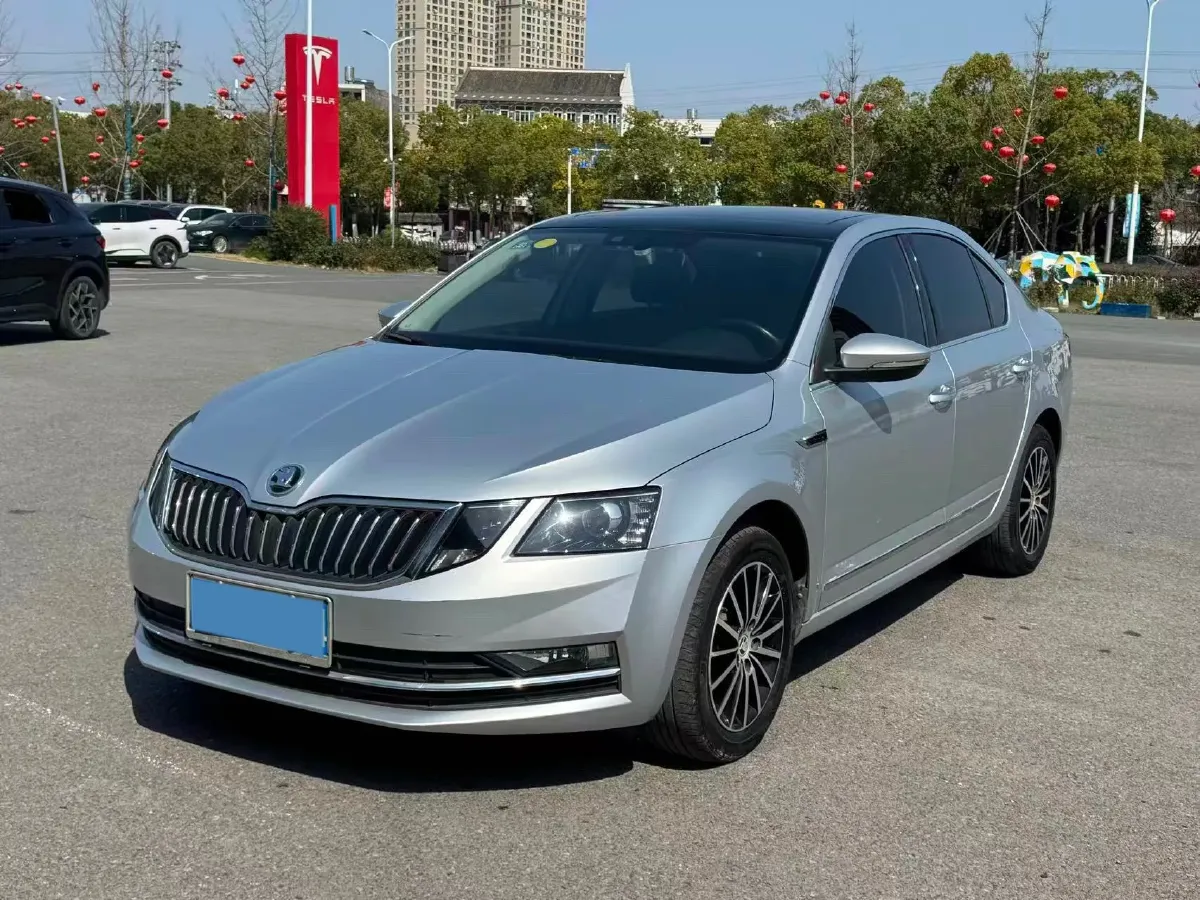 2018 Skoda Octavia 1.6L 110HP L4 6AT,autocango,china used car exporter,china ev exporter,chinese used car exporter,chinese used ev exporter