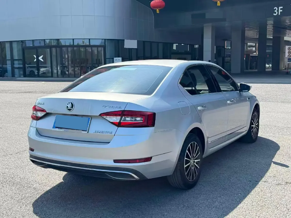 2018 Skoda Octavia 1.6L 110HP L4 6AT,autocango,china used car exporter,china ev exporter,chinese used car exporter,chinese used ev exporter