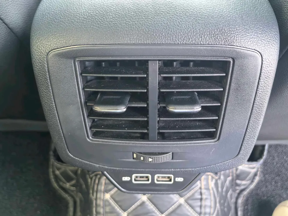 2020 Volkswagen T-Roc 1.4T 131HP L4 7DCT,autocango,china used car exporter,china ev exporter,chinese used car exporter,chinese used ev exporter