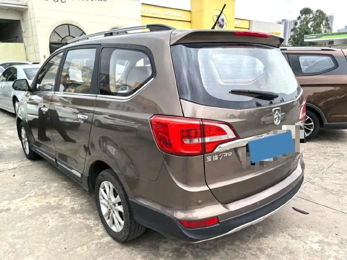 2016 BaoJun 560 1.5T 150HP L4 6MT,autocango,china used car exporter,china ev exporter,chinese used car exporter,chinese used ev exporter