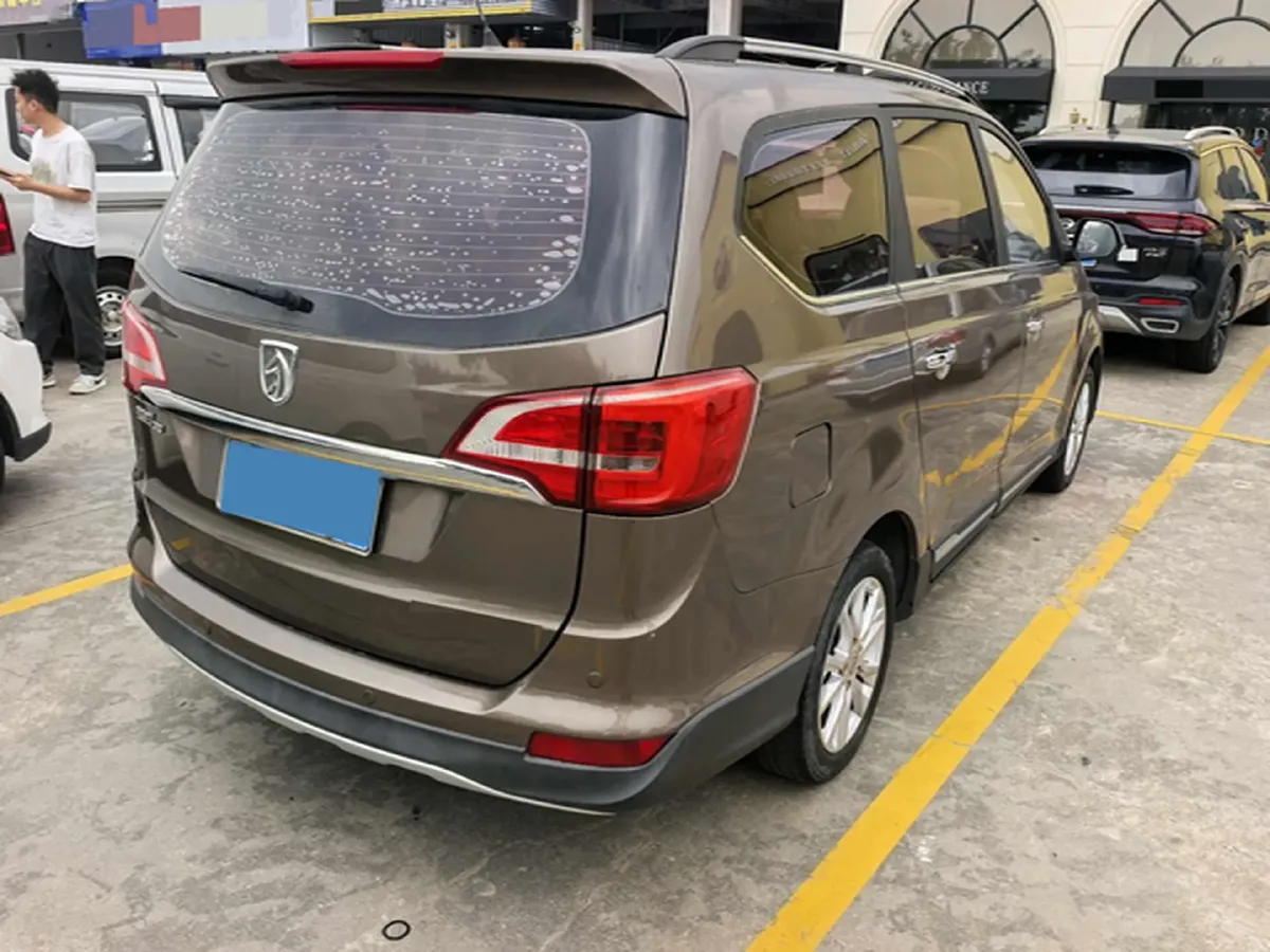 2016 BaoJun 730 1.5L 112HP L4 5MT,autocango,china used car exporter,china ev exporter,chinese used car exporter,chinese used ev exporter