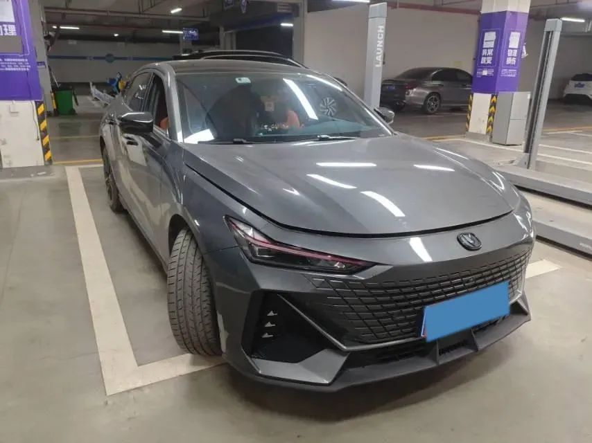 2022 ChangAn UNI-V 1.5T 188HP L4 7DCT,autocango,china used car exporter,china ev exporter,chinese used car exporter,chinese used ev exporter