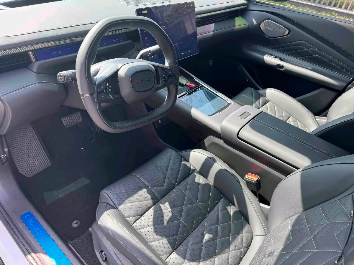 2025 LYNK&CO 10 EM-P 1.5T 163HP L4 3DHT PHEV,autocango,china used car exporter,china ev exporter,chinese used car exporter,chinese used ev exporter