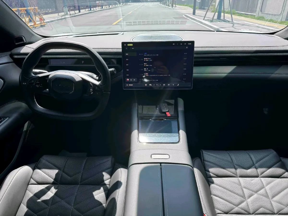 2025 LYNK&CO 10 EM-P 1.5T 163HP L4 3DHT PHEV,autocango,china used car exporter,china ev exporter,chinese used car exporter,chinese used ev exporter