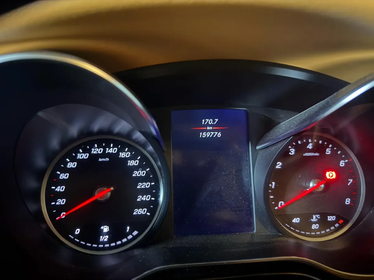 2021 Mercedes-Benz V Class 2.0T 211HP L4 9AT,autocango,china used car exporter,china ev exporter,chinese used car exporter,chinese used ev exporter