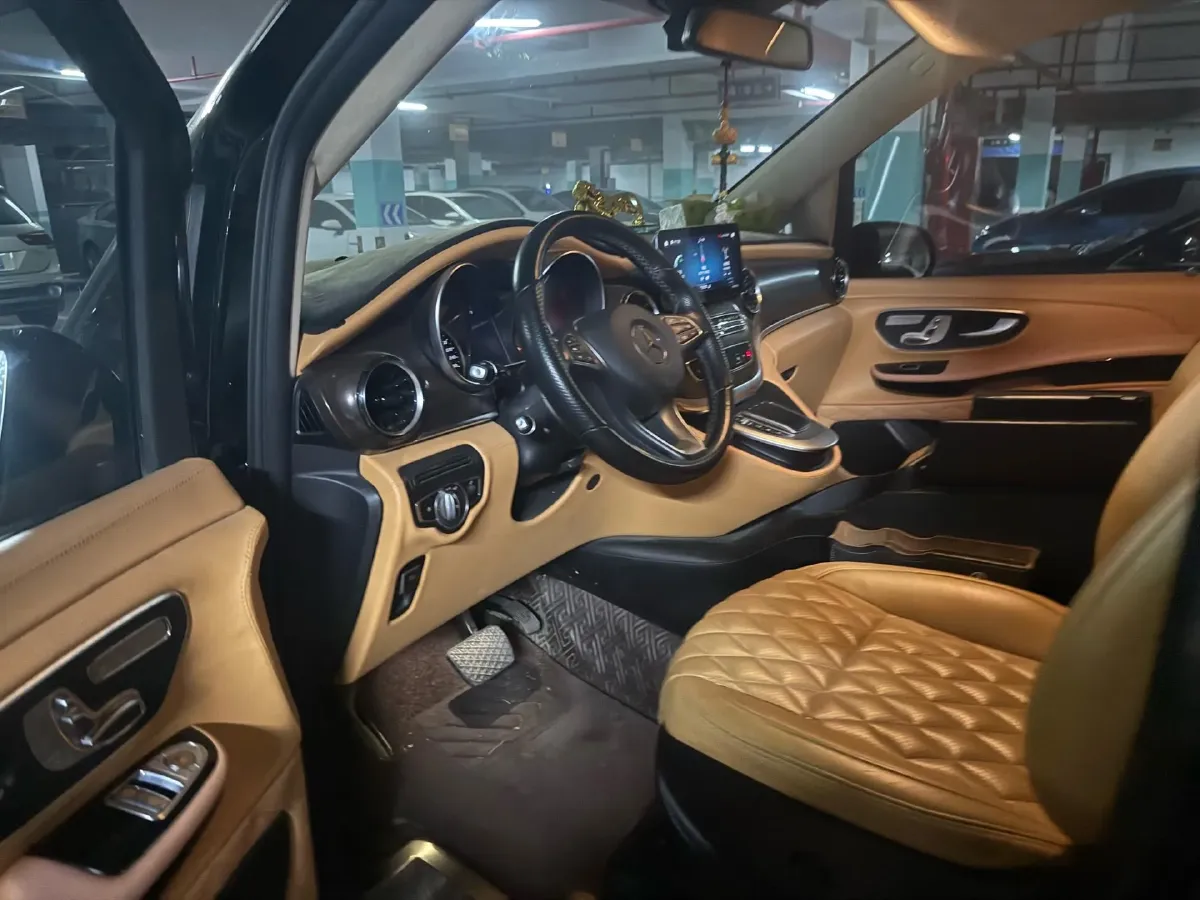 2021 Mercedes-Benz V Class 2.0T 211HP L4 9AT,autocango,china used car exporter,china ev exporter,chinese used car exporter,chinese used ev exporter