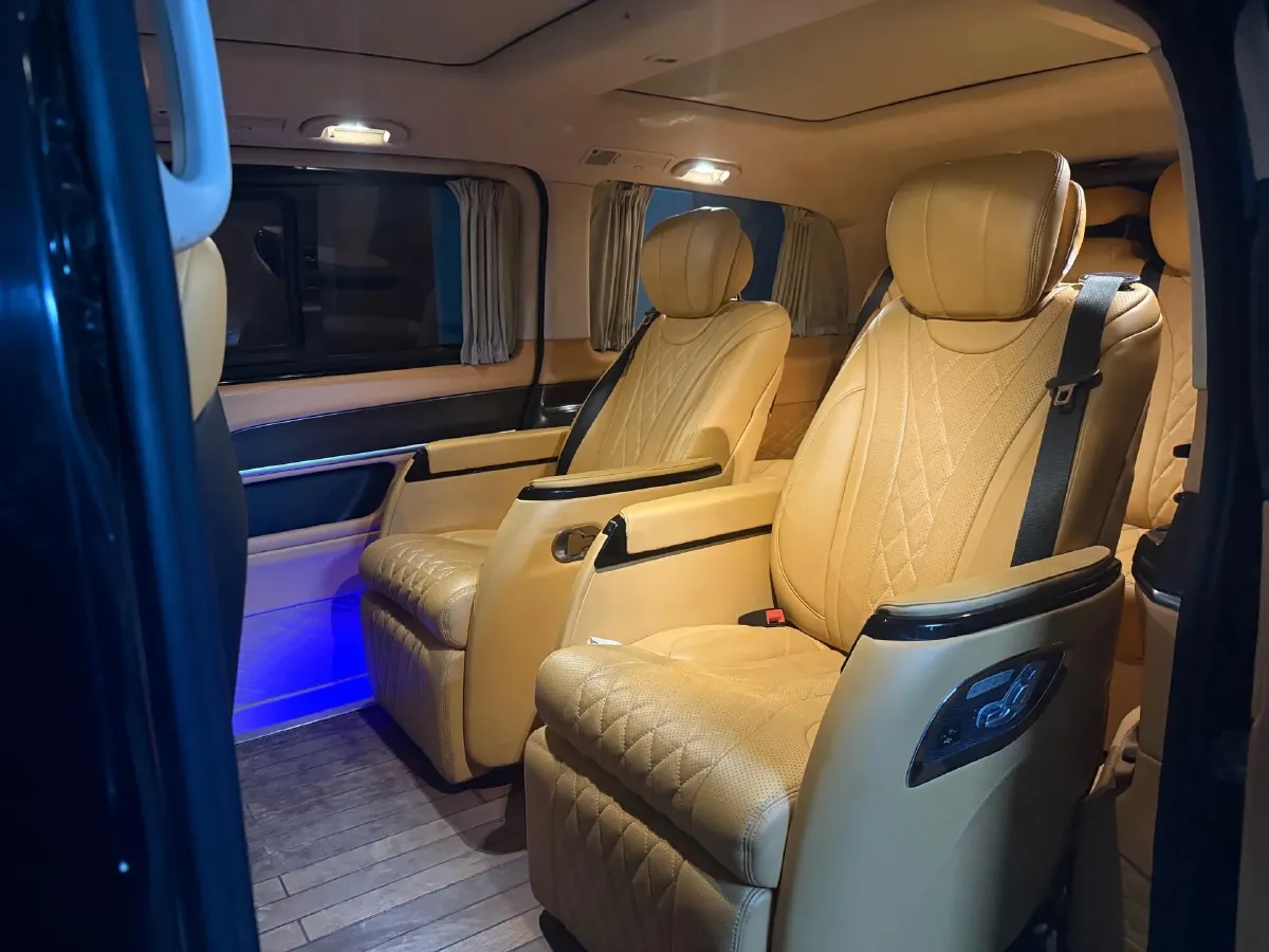 2021 Mercedes-Benz V Class 2.0T 211HP L4 9AT,autocango,china used car exporter,china ev exporter,chinese used car exporter,chinese used ev exporter
