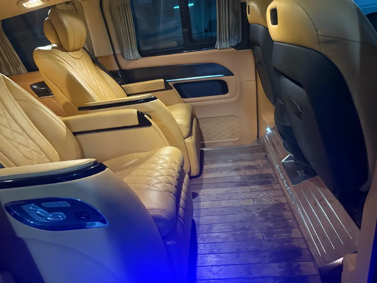 2021 Mercedes-Benz V Class 2.0T 211HP L4 9AT,autocango,china used car exporter,china ev exporter,chinese used car exporter,chinese used ev exporter