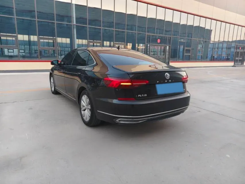 2020 Volkswagen Passat 2.0T 186HP L4 7DCT,autocango,china used car exporter,china ev exporter,chinese used car exporter,chinese used ev exporter