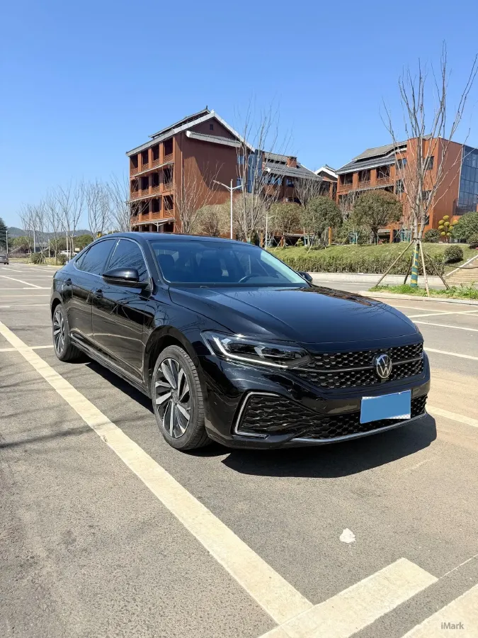 2023 Volkswagen Passat 2.0T 186HP L4 7DCT,autocango,china used car exporter,china ev exporter,chinese used car exporter,chinese used ev exporter