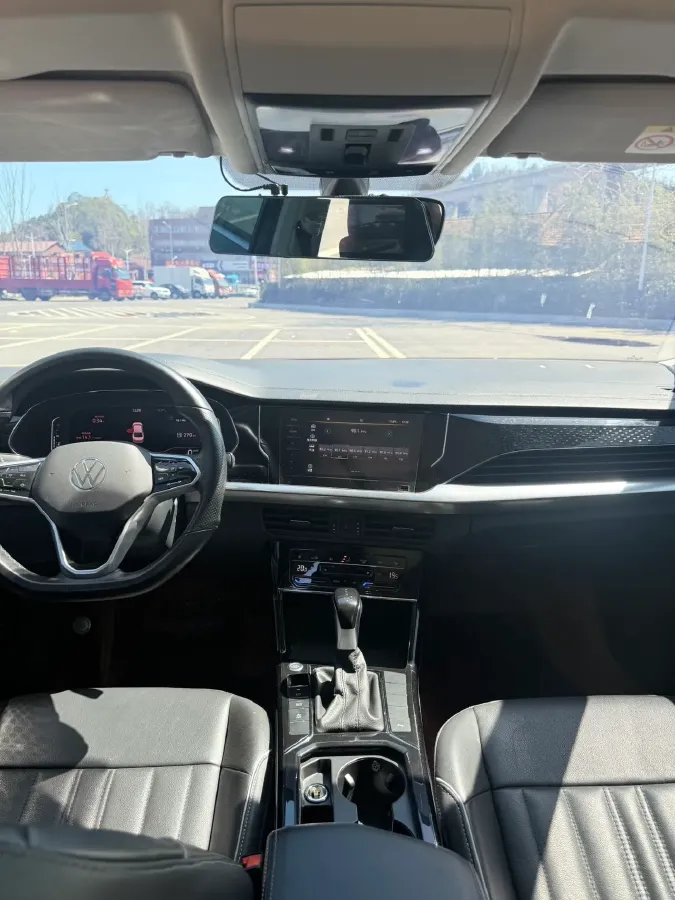 2023 Volkswagen Passat 2.0T 186HP L4 7DCT,autocango,china used car exporter,china ev exporter,chinese used car exporter,chinese used ev exporter