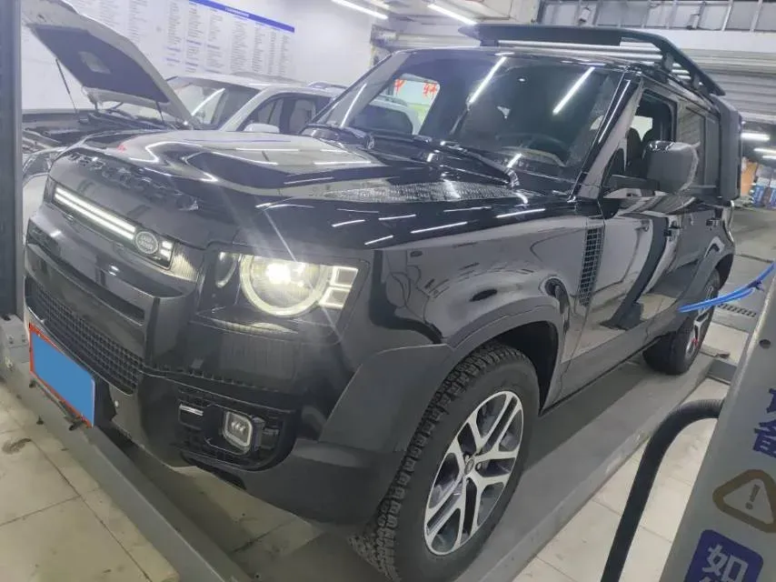 2025 Land Rover Defender 3.0T 400HP L6 8AT,autocango,china used car exporter,china ev exporter,chinese used car exporter,chinese used ev exporter