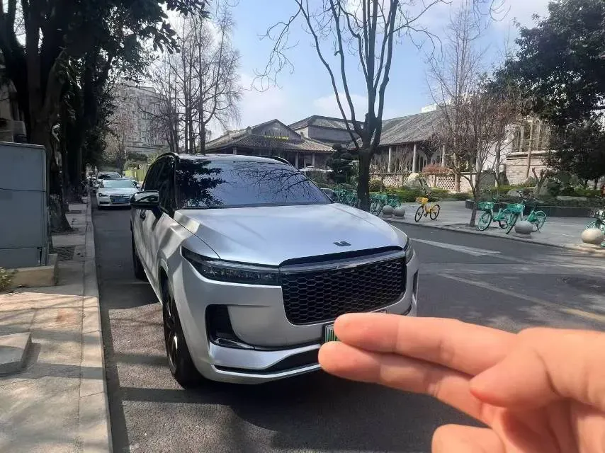 2021 Li ONE Range Extended 131HP REEV 40.5KWH,autocango,china used car exporter,china ev exporter,chinese used car exporter,chinese used ev exporter