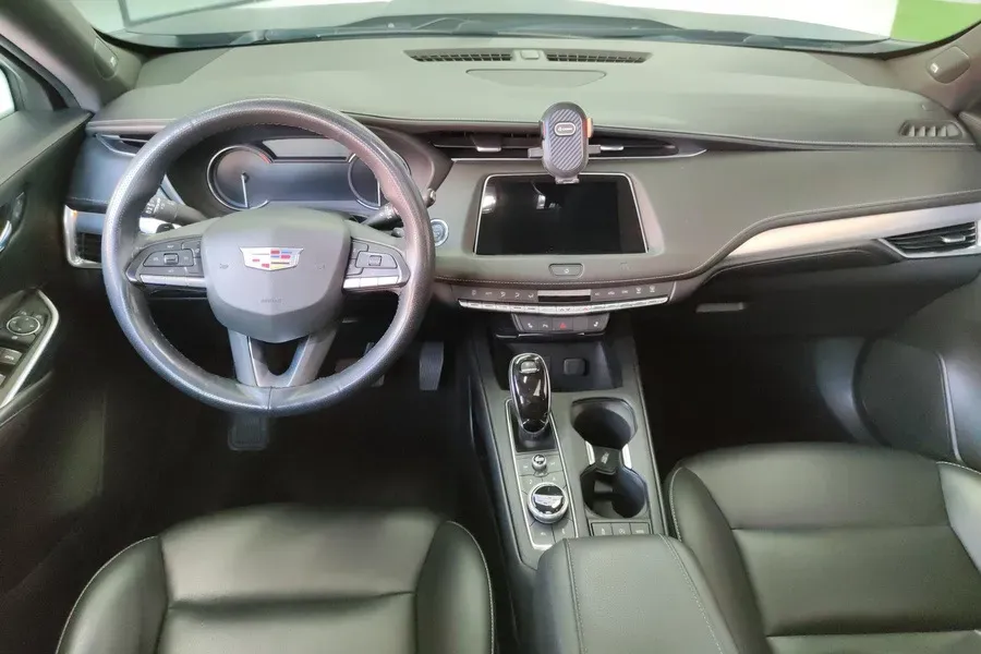 2020 Cadillac XT4 2.0T 241HP L4 9AT,autocango,china used car exporter,china ev exporter,chinese used car exporter,chinese used ev exporter