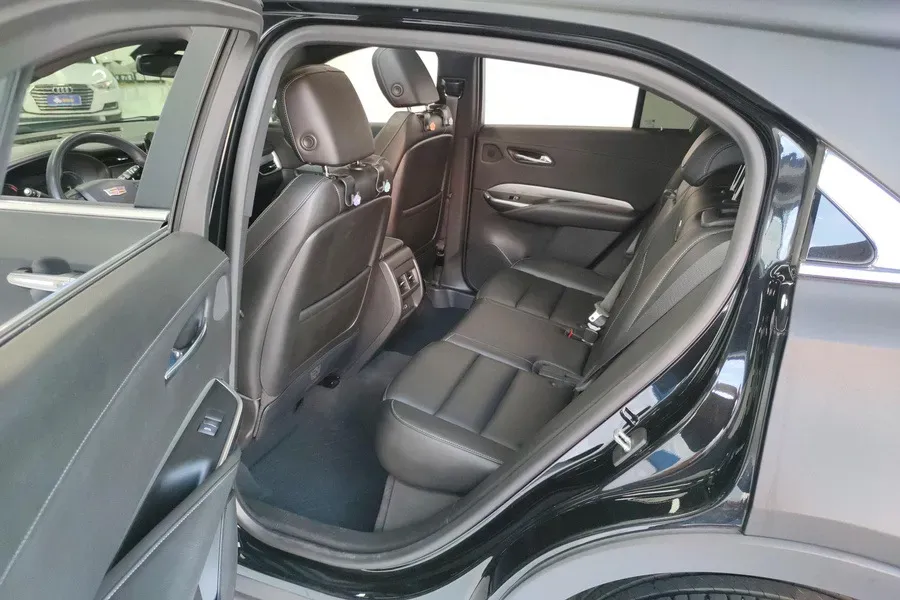 2020 Cadillac XT4 2.0T 241HP L4 9AT,autocango,china used car exporter,china ev exporter,chinese used car exporter,chinese used ev exporter