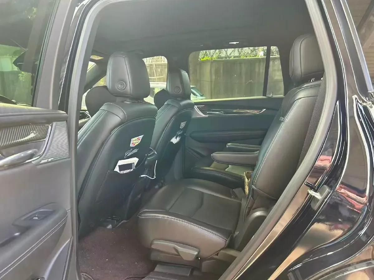 2021 Cadillac XT6 2.0T 237HP L4 9AT,autocango,china used car exporter,china ev exporter,chinese used car exporter,chinese used ev exporter