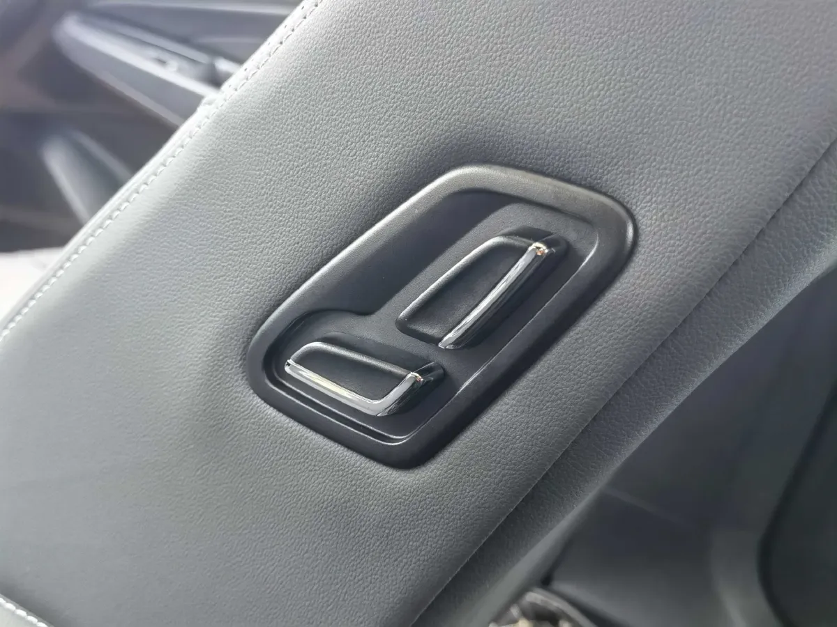 2024 Volkswagen Passat 2.0T 220HP L4 7DCT,autocango,china used car exporter,china ev exporter,chinese used car exporter,chinese used ev exporter