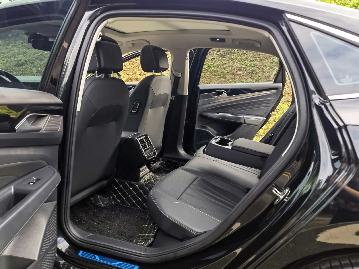 2024 Volkswagen Passat 2.0T 220HP L4 7DCT,autocango,china used car exporter,china ev exporter,chinese used car exporter,chinese used ev exporter